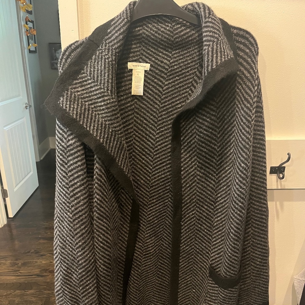 Womens XL Max Studio Long Grey/Black Sweater